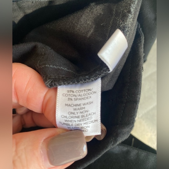 Loft Julie Black Capri Pants Size 4 - Picture 6 of 6